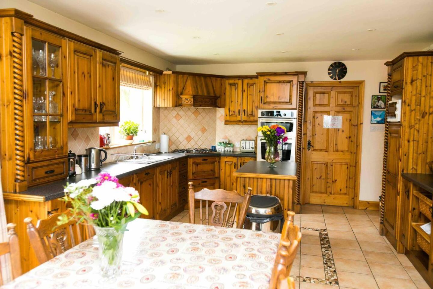 The Mountain Lodge Килларни Экстерьер фото